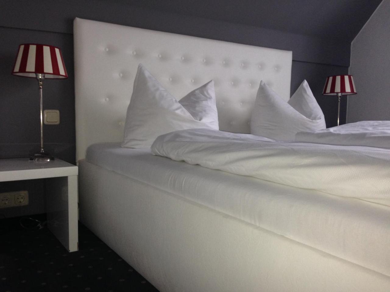 Arthotel Restaurant Pfeffermuehle Ingolstadt Eksteriør billede